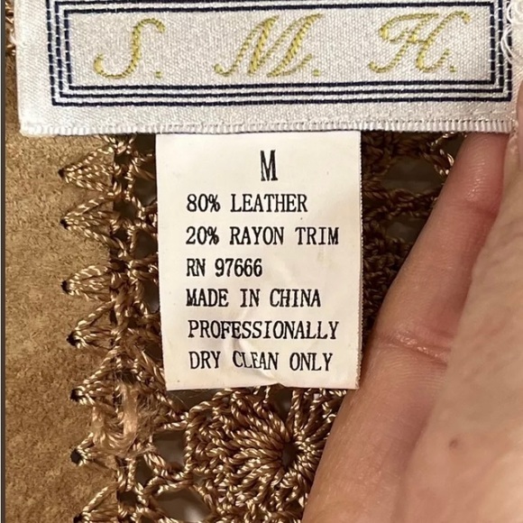 VINTAGE WOMENS BOHO SUEDE AND CROCHET - Picture 8 of 8